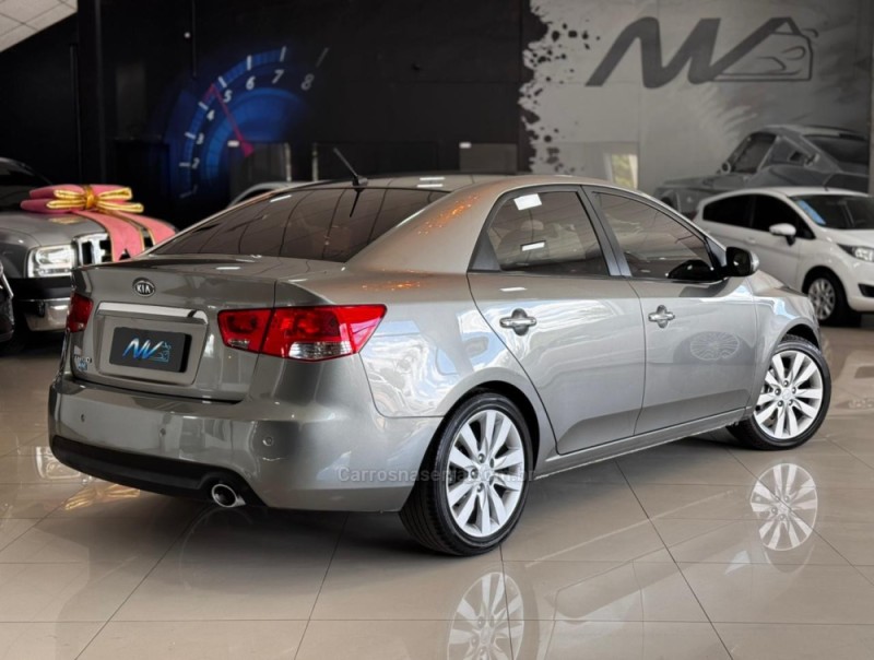 CERATO 1.6 SX2 16V GASOLINA 4P MANUAL - 2013 - ESTâNCIA VELHA
