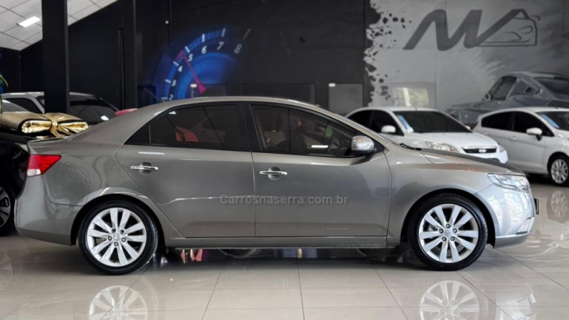 CERATO 1.6 SX2 16V GASOLINA 4P MANUAL - 2013 - ESTâNCIA VELHA