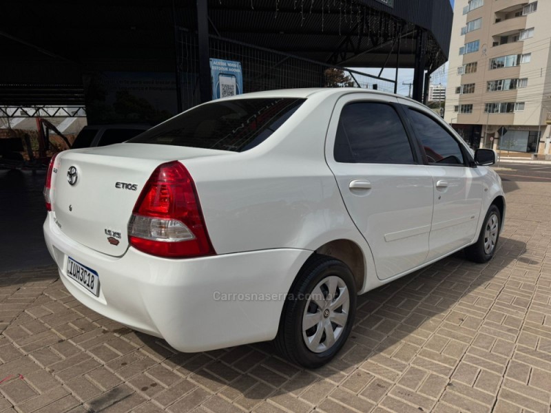 ETIOS 1.5 XS SEDAN 16V FLEX 4P MANUAL - 2013 - TAPEJARA