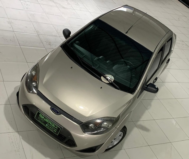 FIESTA 1.6 ROCAM SE SEDAN 8V FLEX 4P MANUAL - 2012 - CAXIAS DO SUL