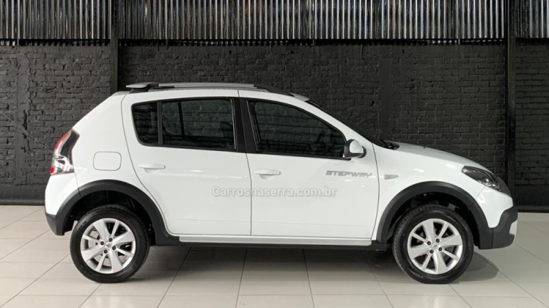 SANDERO 1.6 STEPWAY 8V FLEX 4P MANUAL - 2014 - CAXIAS DO SUL