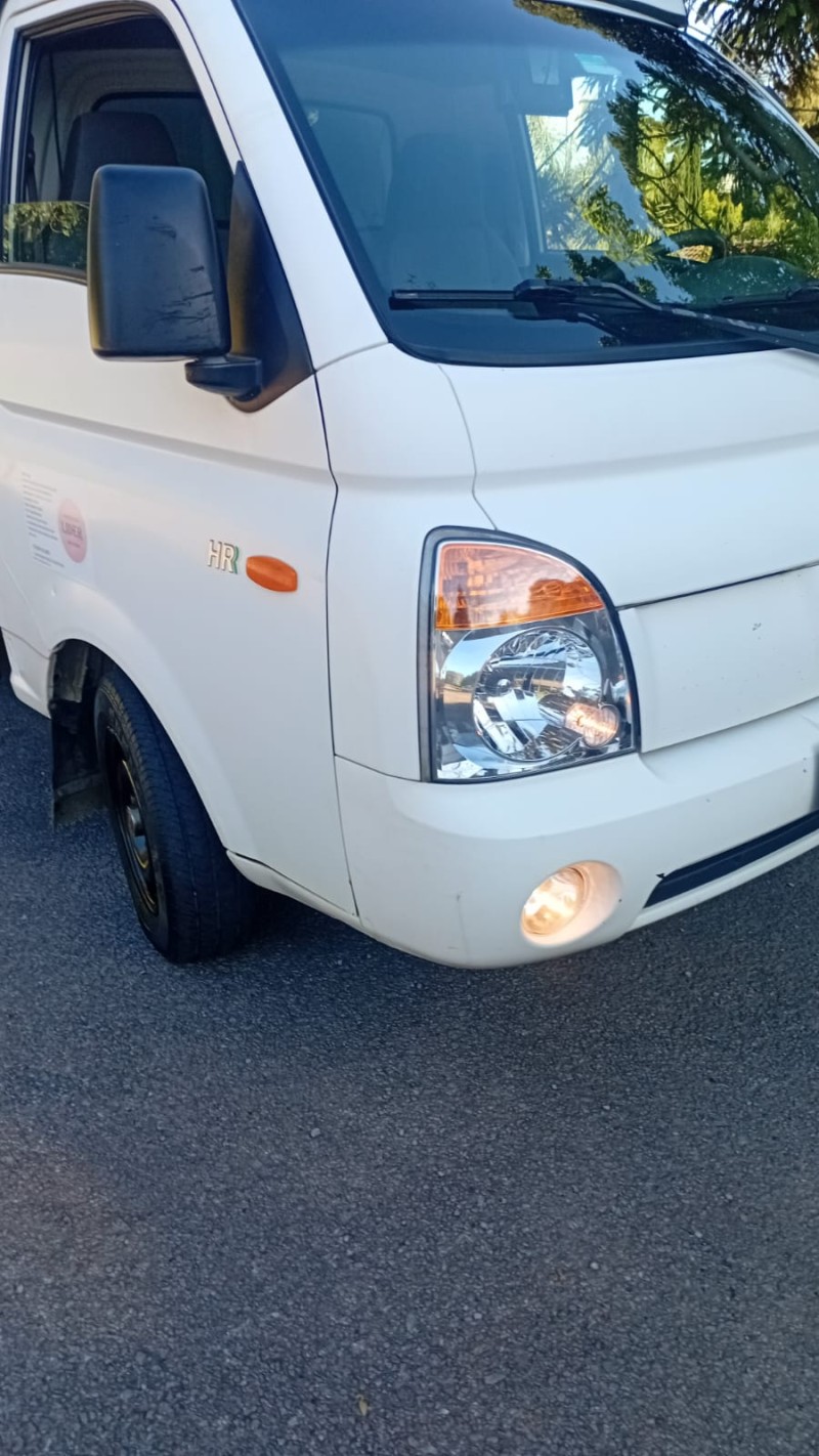 HR 2.5 TCI HD BAU 4X2 8V 97CV TURBO INTERCOOLER DIESEL 2P MANUAL - 2012 - FARROUPILHA