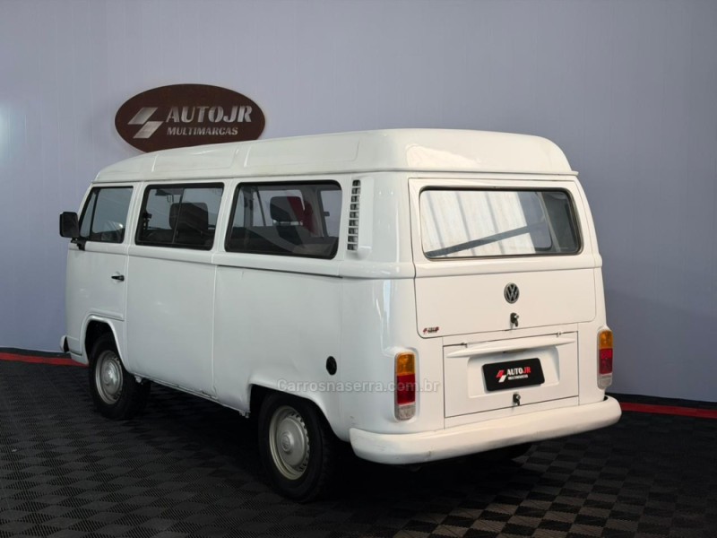 KOMBI 1.5 STANDARD 8V GASOLINA 4P MANUAL - 2009 - VACARIA