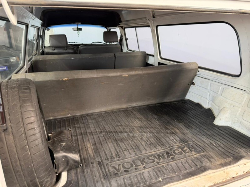 KOMBI 1.5 STANDARD 8V GASOLINA 4P MANUAL - 2009 - VACARIA