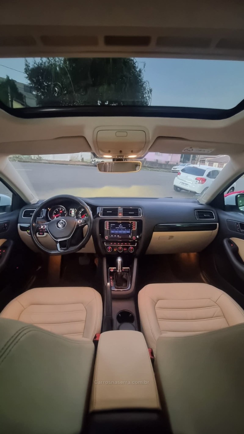 JETTA 2.0 TSI HIGHLINE 200CV GASOLINA 4P TIPTRONIC - 2017 - PASSO FUNDO