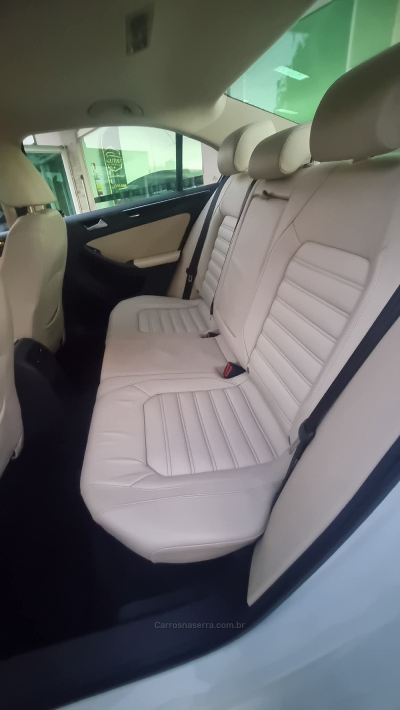 JETTA 2.0 TSI HIGHLINE 200CV GASOLINA 4P TIPTRONIC - 2017 - PASSO FUNDO