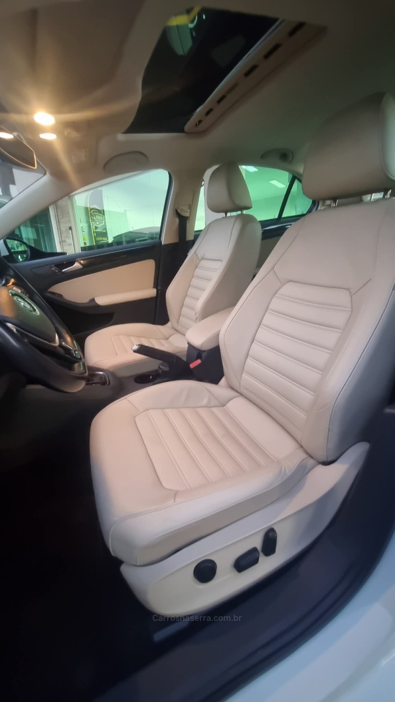 JETTA 2.0 TSI HIGHLINE 200CV GASOLINA 4P TIPTRONIC - 2017 - PASSO FUNDO