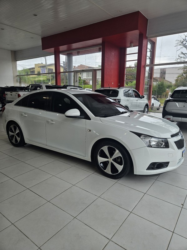 CRUZE 1.8 LT 16V FLEX 4P MANUAL - 2014 - FARROUPILHA
