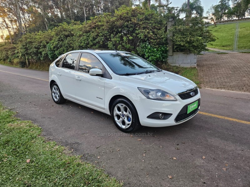 FOCUS 2.0 TITANIUM HATCH 16V FLEX 4P AUTOMÁTICO - 2011 - VERANóPOLIS