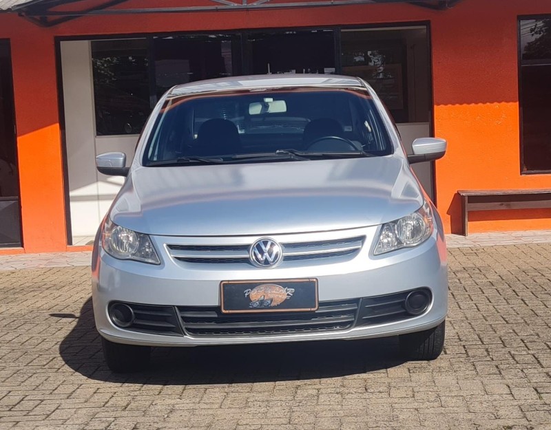 VOYAGE 1.0 MI 8V FLEX 4P MANUAL - 2011 - CANELA