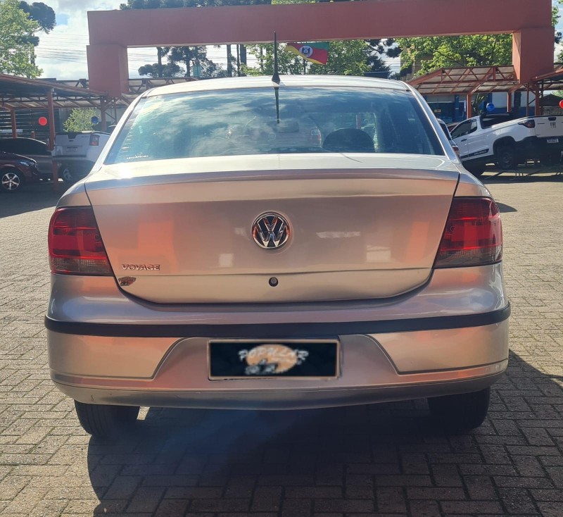 VOYAGE 1.0 MI 8V FLEX 4P MANUAL - 2011 - CANELA