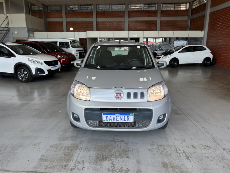 UNO 1.0 EVO VIVACE 8V FLEX 4P MANUAL - 2014 - TAQUARA