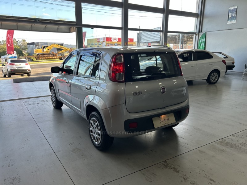 UNO 1.0 EVO VIVACE 8V FLEX 4P MANUAL - 2014 - TAQUARA