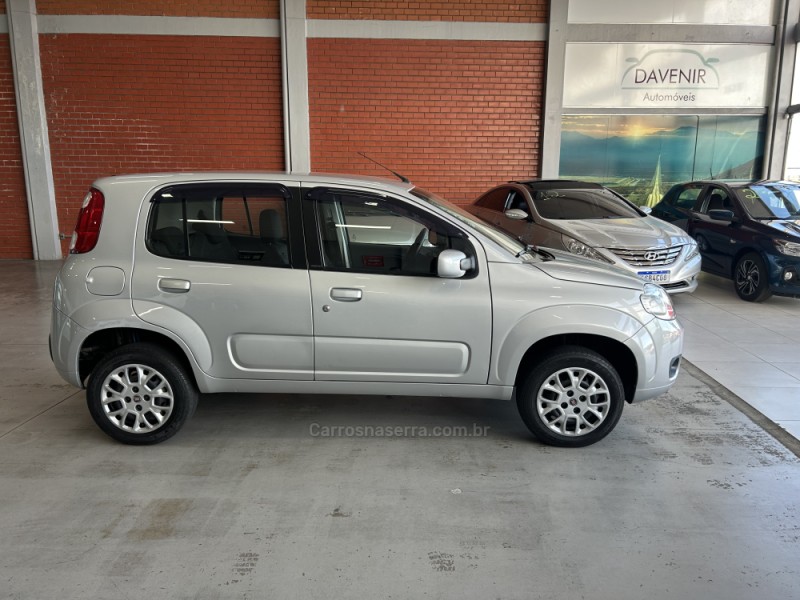 UNO 1.0 EVO VIVACE 8V FLEX 4P MANUAL - 2014 - TAQUARA