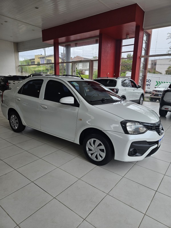 ETIOS 1.5 X SEDAN 16V FLEX 4P MANUAL - 2021 - FARROUPILHA