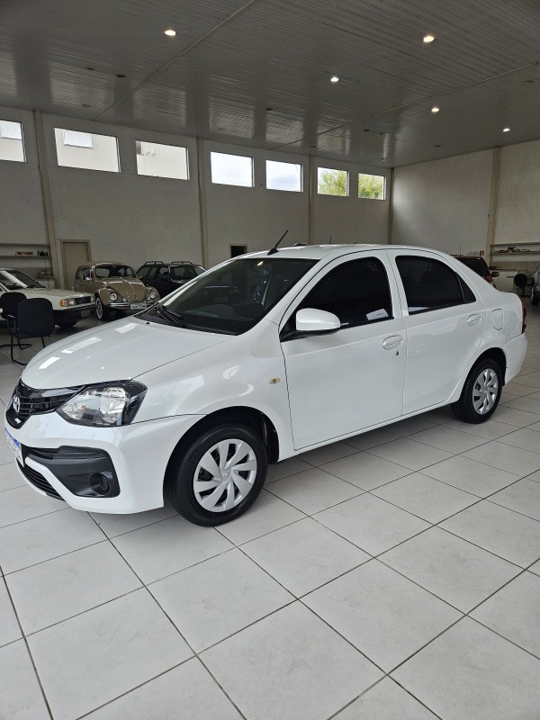 ETIOS 1.5 X SEDAN 16V FLEX 4P MANUAL - 2021 - FARROUPILHA