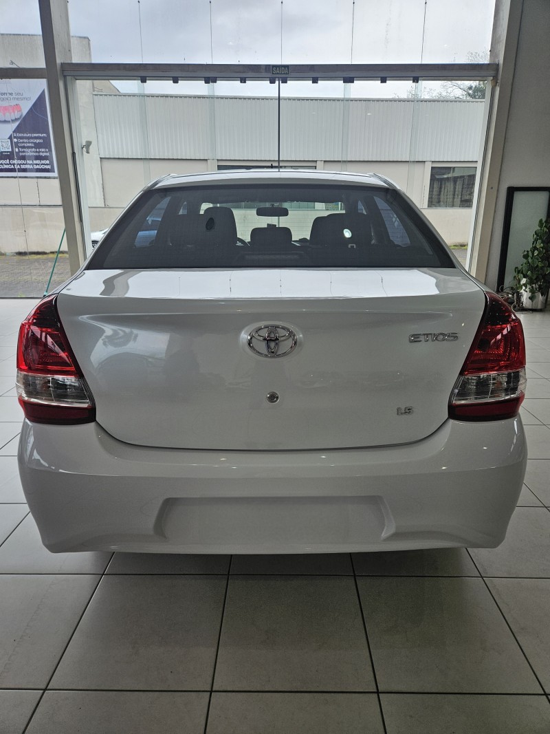 ETIOS 1.5 X SEDAN 16V FLEX 4P MANUAL - 2021 - FARROUPILHA