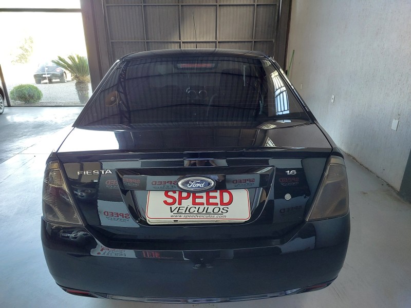 FIESTA 1.6 MPI SEDAN 8V FLEX 4P MANUAL - 2014 - SãO SEBASTIãO DO CAí
