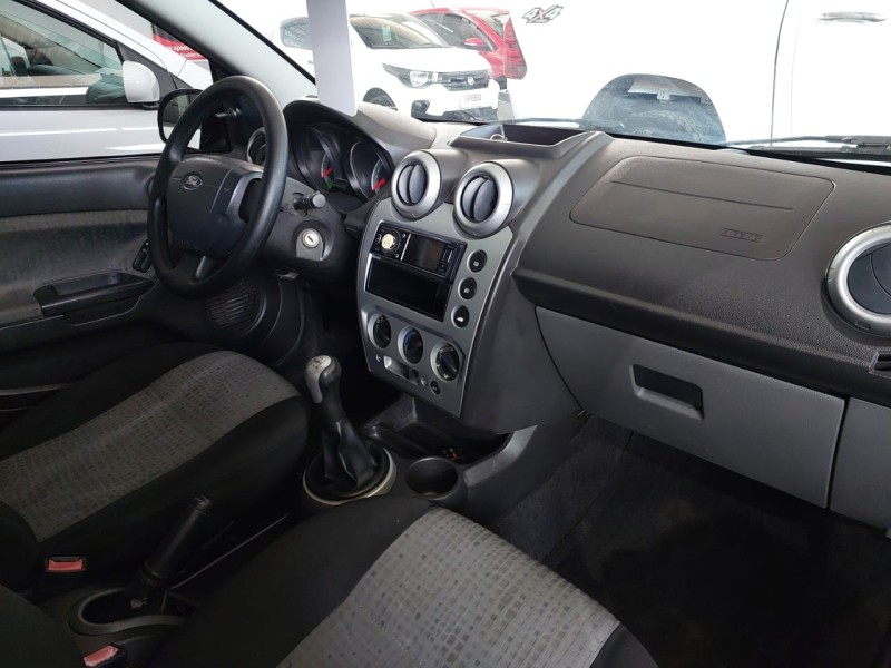 FIESTA 1.6 MPI SEDAN 8V FLEX 4P MANUAL - 2014 - SãO SEBASTIãO DO CAí