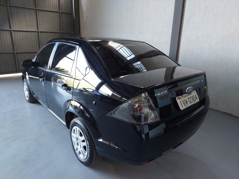 FIESTA 1.6 MPI SEDAN 8V FLEX 4P MANUAL - 2014 - SãO SEBASTIãO DO CAí