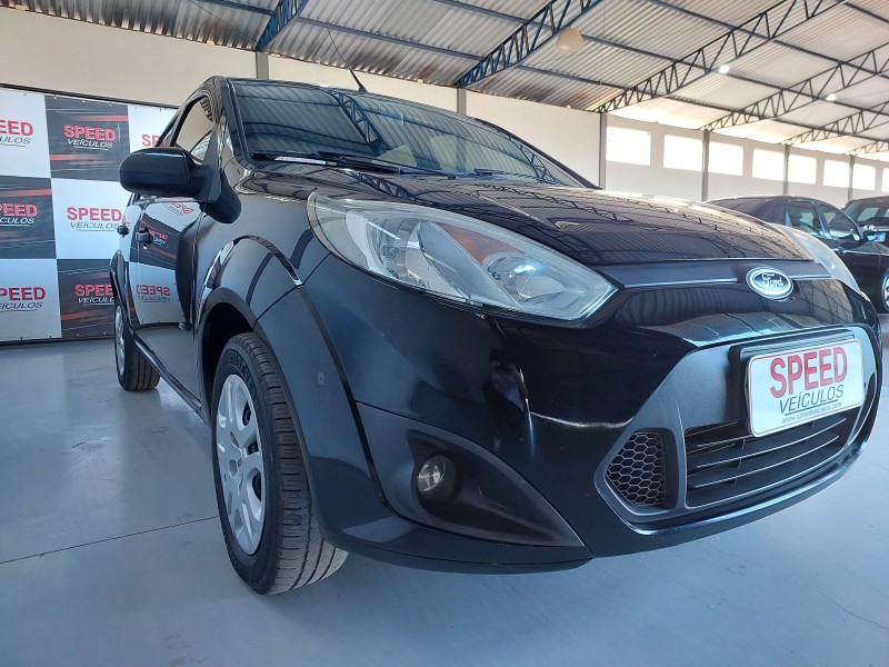 FIESTA 1.6 MPI SEDAN 8V FLEX 4P MANUAL - 2014 - SãO SEBASTIãO DO CAí