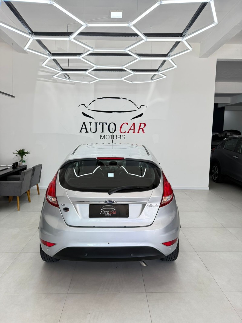 FIESTA 1.6 TITANIUM PLUS HATCH 16V FLEX 4P AUTOMÁTICO - 2015 - CAXIAS DO SUL