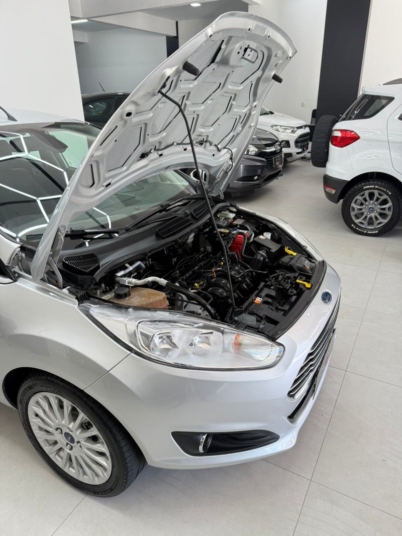 FIESTA 1.6 TITANIUM PLUS HATCH 16V FLEX 4P AUTOMÁTICO - 2015 - CAXIAS DO SUL