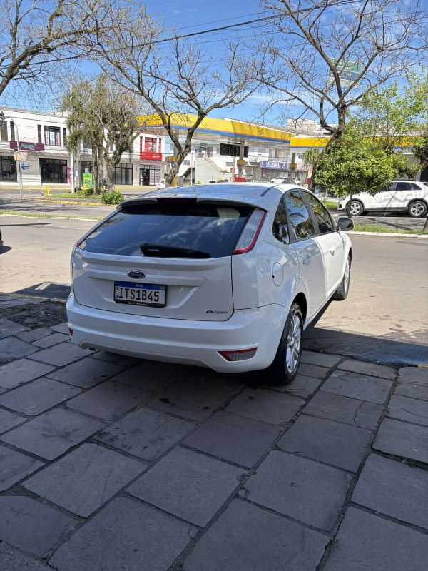 FOCUS 1.6 SE 8V FLEX 4P MANUAL - 2013 - FARROUPILHA