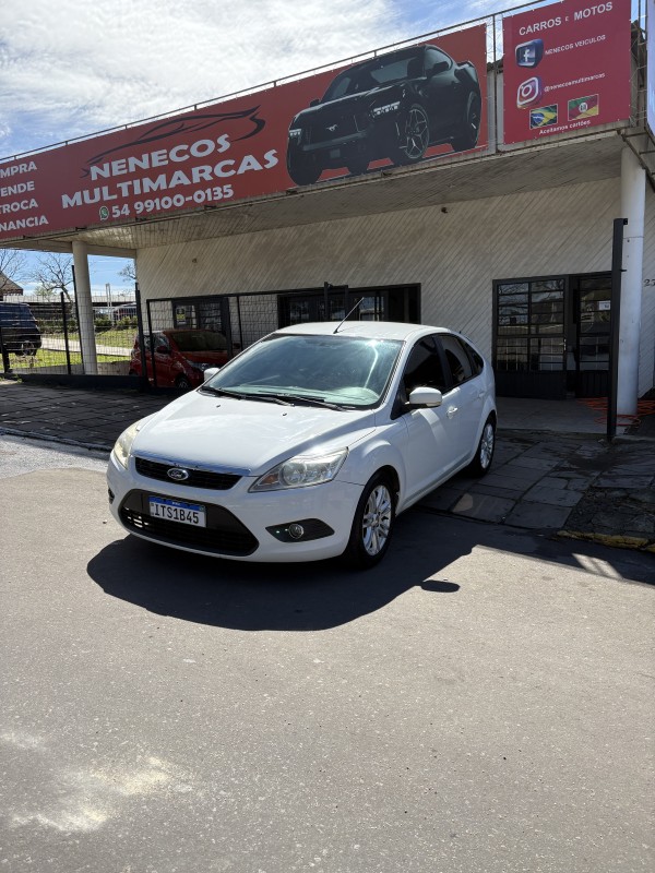 FOCUS 1.6 SE 8V FLEX 4P MANUAL - 2013 - FARROUPILHA