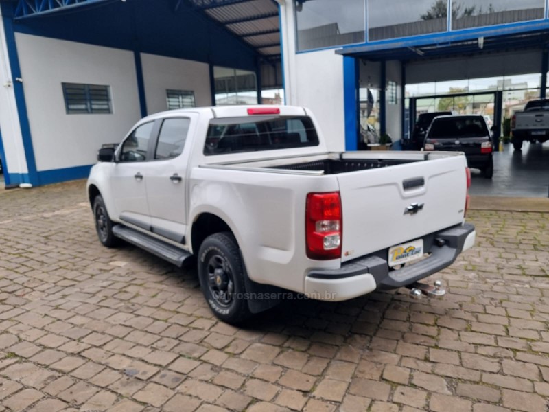 S10 2.4 LT 4X2 CD 8V FLEX 4P MANUAL - 2013 - VACARIA