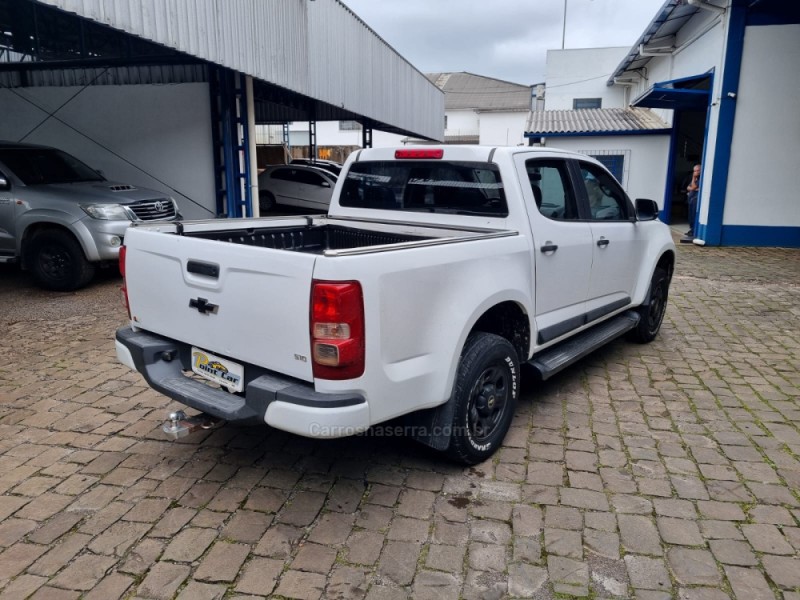 S10 2.4 LT 4X2 CD 8V FLEX 4P MANUAL - 2013 - VACARIA