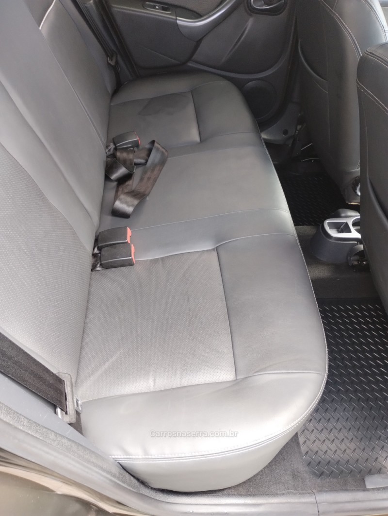 DUSTER 1.6 DYNAMIQUE 4X2 16V FLEX 4P MANUAL - 2013 - CAXIAS DO SUL