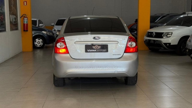 FOCUS 2.0 GLX 16V FLEX 4P AUTOMÁTICO - 2013 - SAPUCAIA DO SUL