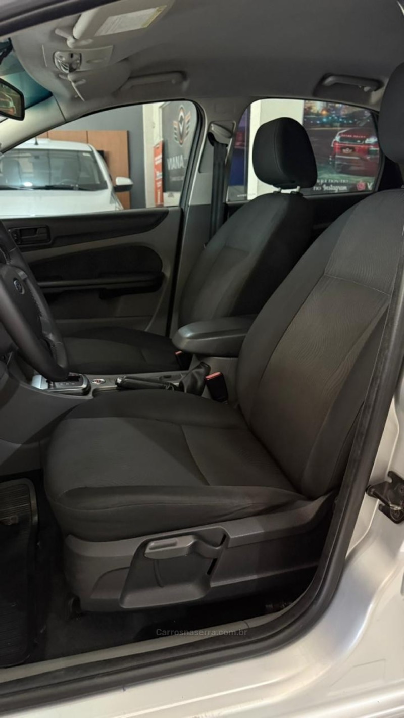 FOCUS 2.0 GLX 16V FLEX 4P AUTOMÁTICO - 2013 - SAPUCAIA DO SUL