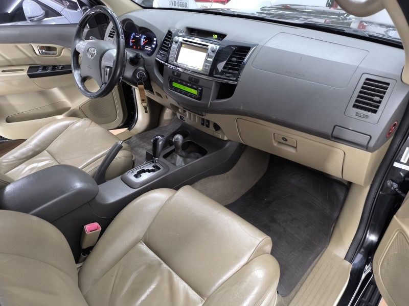HILUX SW4 3.0 SRV 4X4 7 LUGARES 16V TURBO INTERCOOLER DIESEL 4P AUTOMÁTICO - 2012 - CAXIAS DO SUL