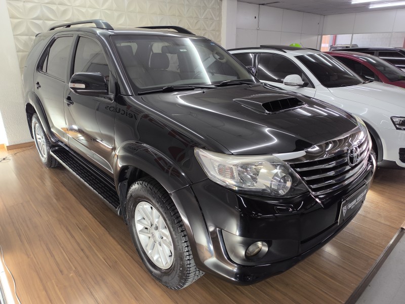 HILUX SW4 3.0 SRV 4X4 7 LUGARES 16V TURBO INTERCOOLER DIESEL 4P AUTOMÁTICO - 2012 - CAXIAS DO SUL