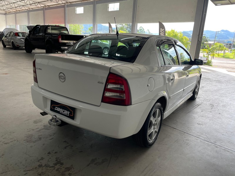 ASTRA 2.0 MPFI ADVANTAGE 8V FLEX 4P MANUAL - 2007 - BOM PRINCíPIO