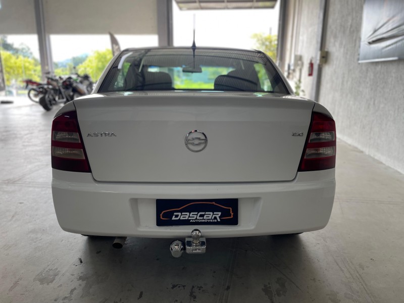 ASTRA 2.0 MPFI ADVANTAGE 8V FLEX 4P MANUAL - 2007 - BOM PRINCíPIO