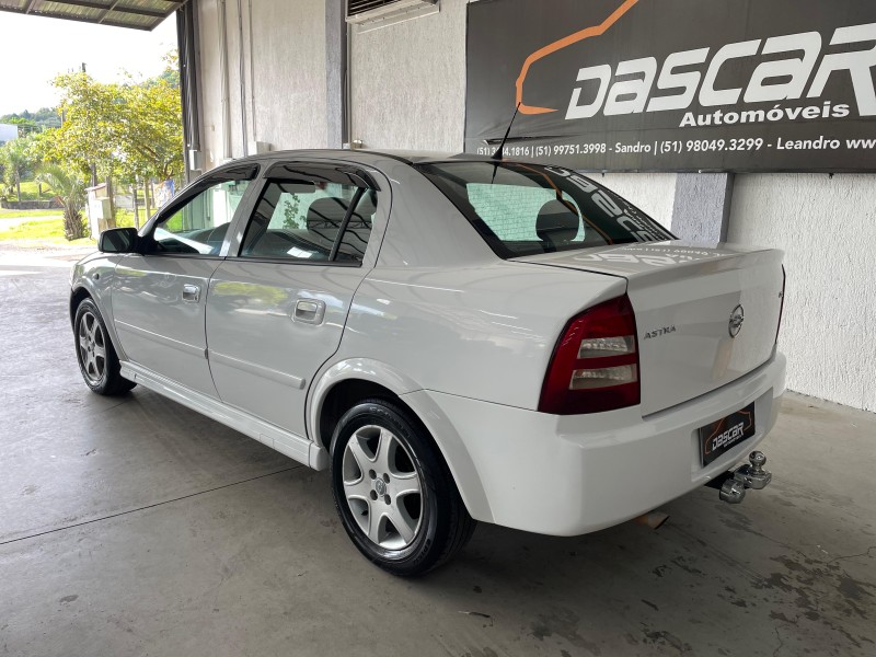 ASTRA 2.0 MPFI ADVANTAGE 8V FLEX 4P MANUAL - 2007 - BOM PRINCíPIO