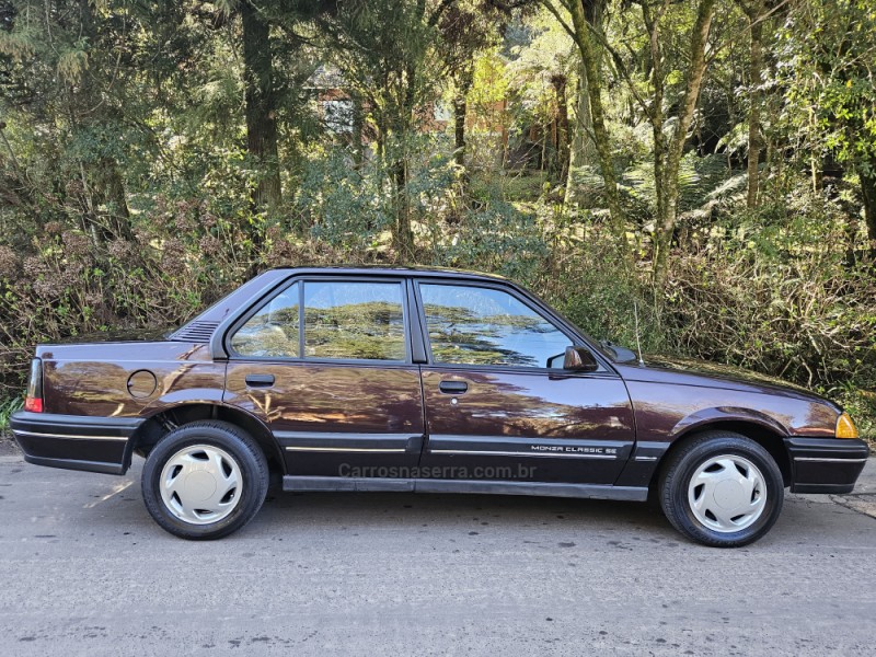CHEVROLET - MONZA - 1992/1992 - Vermelha - R$ 40.000,00