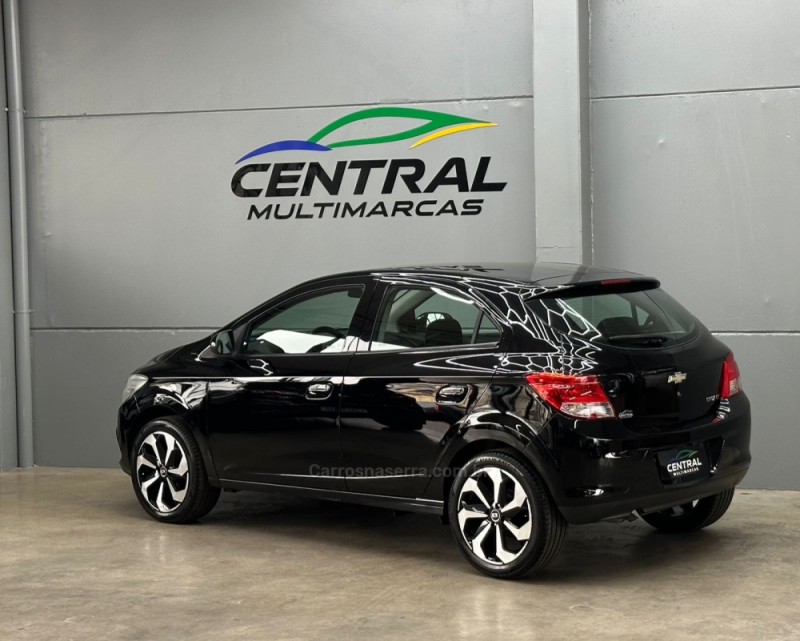 ONIX 1.0 LT 12V FLEX 4P MANUAL - 2014 - VACARIA