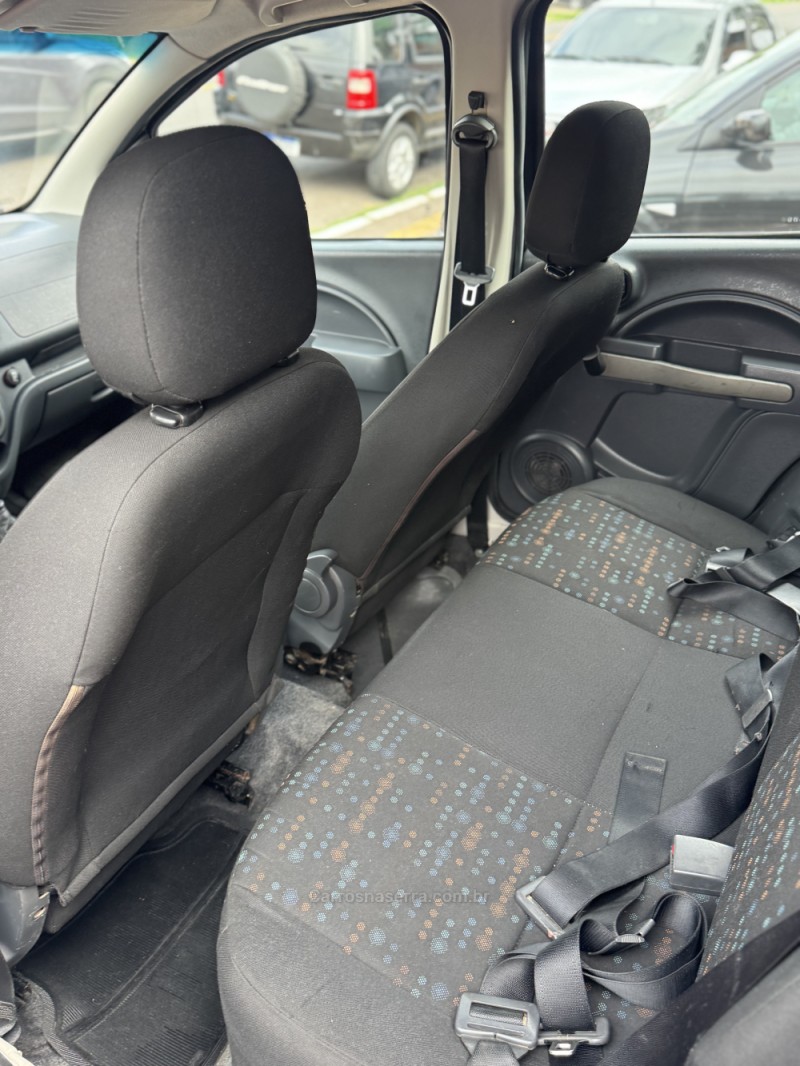 UNO 1.0 EVO VIVACE 8V FLEX 4P MANUAL - 2014 - NOVO HAMBURGO