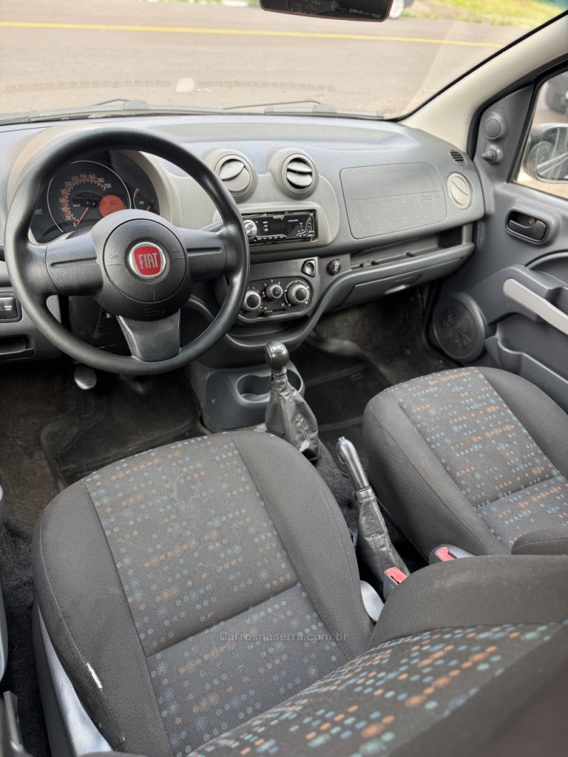 UNO 1.0 EVO VIVACE 8V FLEX 4P MANUAL - 2014 - NOVO HAMBURGO