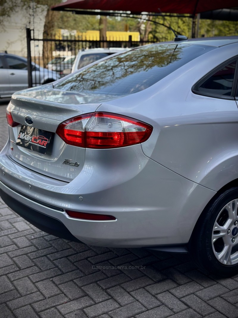 FIESTA 1.6 SE PLUS SEDAN 16V FLEX 4P AUTOMÁTICO - 2014 - ESTâNCIA VELHA