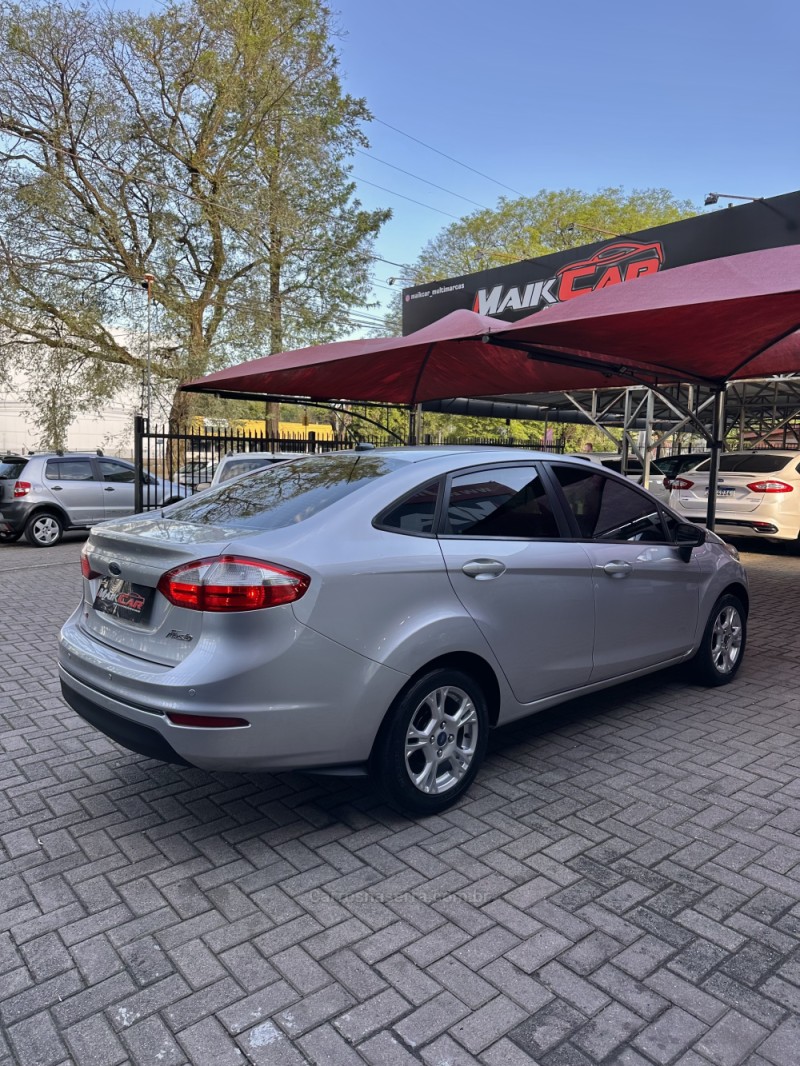 FIESTA 1.6 SE PLUS SEDAN 16V FLEX 4P AUTOMÁTICO - 2014 - ESTâNCIA VELHA