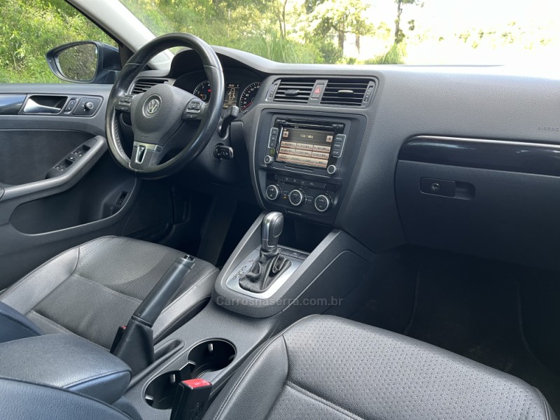 JETTA 2.0 COMFORTLINE FLEX 4P TIPTRONIC - 2014 - NOVA BASSANO
