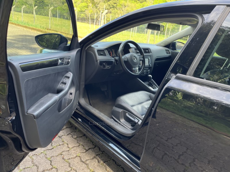 JETTA 2.0 COMFORTLINE FLEX 4P TIPTRONIC - 2014 - NOVA BASSANO