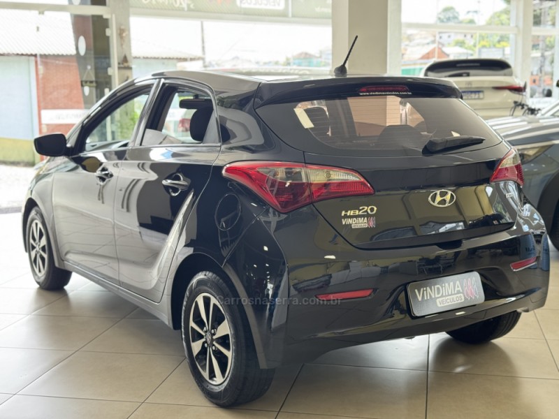 HB20 1.0 COMFORT 12V FLEX 4P MANUAL - 2015 - FLORES DA CUNHA