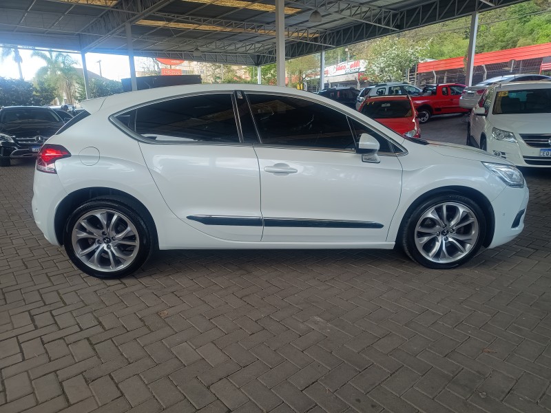 DS4 1.6 THP CHIC 165 16V TURBO GASOLINA 4P AUTOMÁTICO - 2013 - CAXIAS DO SUL