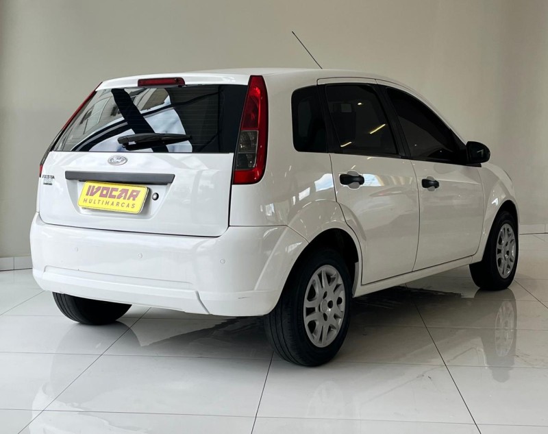 FIESTA 1.0 MPI 8V GASOLINA 4P MANUAL - 2013 - VACARIA